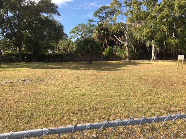 SOUTH SHORE PARK: 2318 4th St S, Saint Petersburg, FL 33705